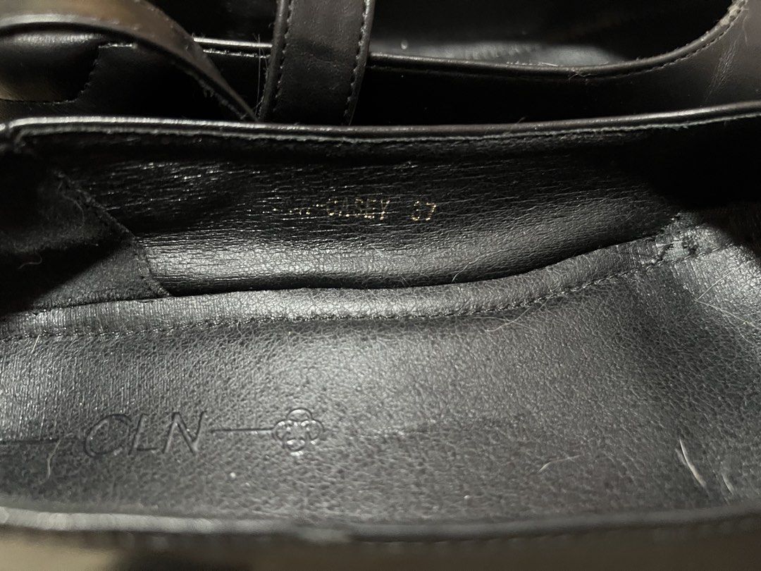 CLN Casey Chunky Black Mary Jane Size 37 (Category: Flats & Sandals) located in Cainta. Submitted by p3spreloved (Listing ID 1451522656, Image 2). Description: - Brand: CLN - Style: Black Mary Jane Platform Shoes - Size: 37 - Closure: Buckle strap - Heel Type: Block heel with platform sole No more box.