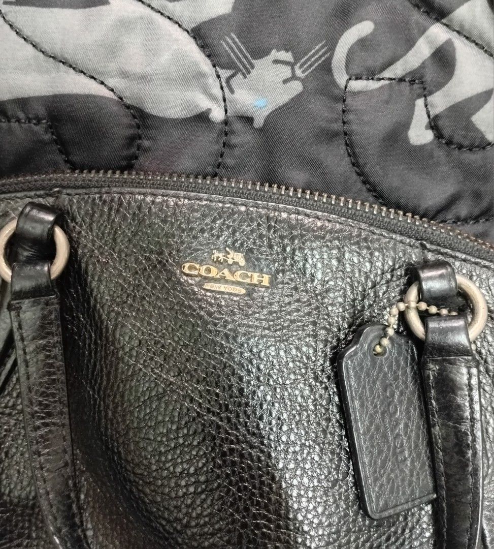 COACH Kelsy leather Small Satchel Bag (Category: Luxury Bags & Wallets) located in Manila. Submitted by eriiicaspage (Listing ID 1451635932, Image 3). Description: PreOwned WellUsed Authentic black Coach Small Kelsy Pebbled grained leather Satchel bag -Small - Made from premium pebbled leather - SecureYKK zip-top closure RePlaced Coach Bag leather hang tag - Comfortable top handles - Detachable shoulder strap for versatile carrying - Interior zip