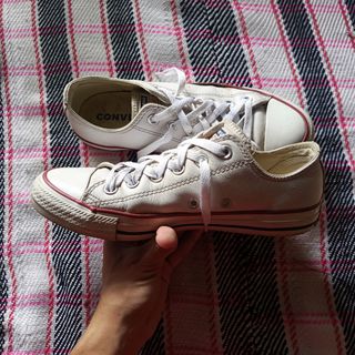 (Category: ) located in . Submitted by juliane_thrift-declutters (Listing ID 1451581093, Image 1). Description: .
