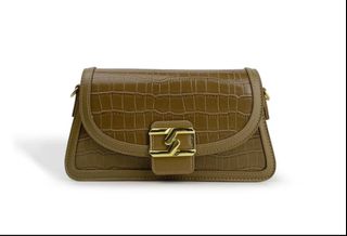 (Category: ) located in . Submitted by joannefashioncloset (Listing ID 1451565598, Image 1). Description: .