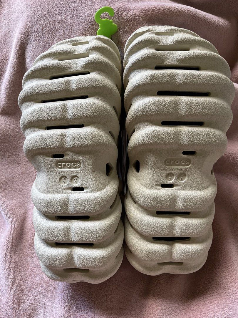 Crocs Echo Clog (Category: Slippers & Slides) located in Lapu Lapu. Submitted by mariyayang (Listing ID 1451572525, Image 3). Description: Brand New Crocs Echo Clog in Bone Never been used Size M7 W9 Orig price is 4,995 Rfs: Bought 2 and wala ni siya nagamit Location: Lapu-Lapu City Delivery thru Maxim/ Pick-Up.