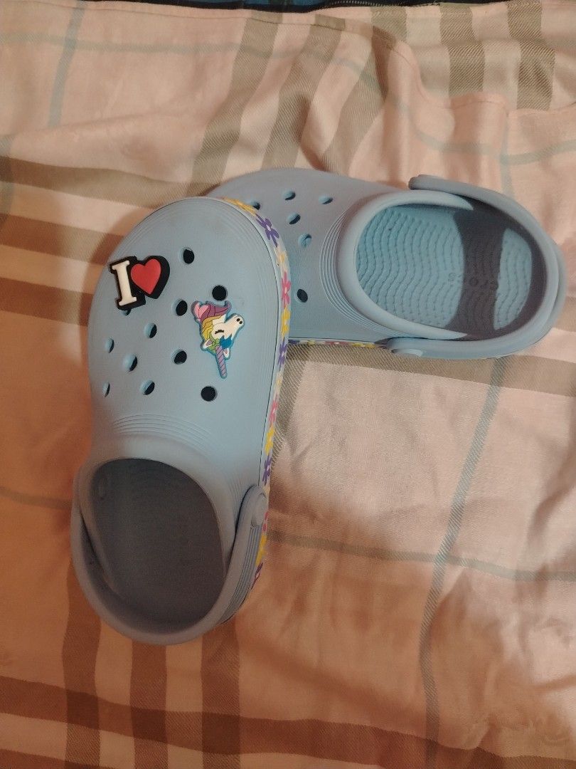 CROCS Kids Clogs (Category: Babies & Kids Fashion) located in Abucay. Submitted by zai_1313 (Listing ID 1451632476, Image 1). Description: - Size C13, EU 30-31 - Brandnew Condition -COD/COP thru LBC.