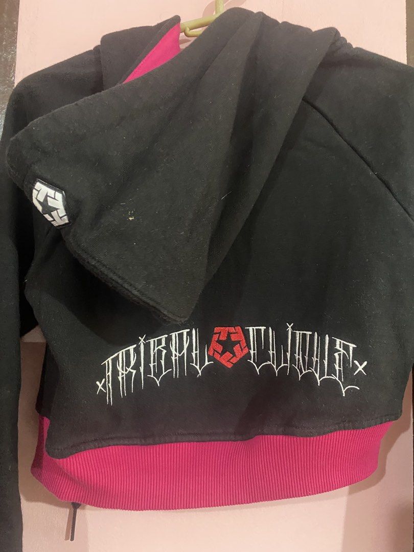 Croptop tribal jacket (Category: Coats, Jackets and Outerwear) located in Bacoor. Submitted by Little_Lady (Listing ID 1451570673, Image 3). Description: Authentic tribal New but washed Xs on tag No flaws Slightly negotiable Rfs tumaba bigla kaya ndi na nagamit.