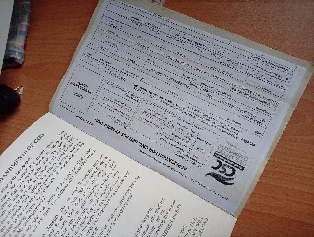 CSE REVIEWER BOOK (Category: Textbooks) located in Magsingal. Submitted by armykath (Listing ID 1451546380, Image 2). Description: civil service reviewer can do shipping, charged to the buyer...