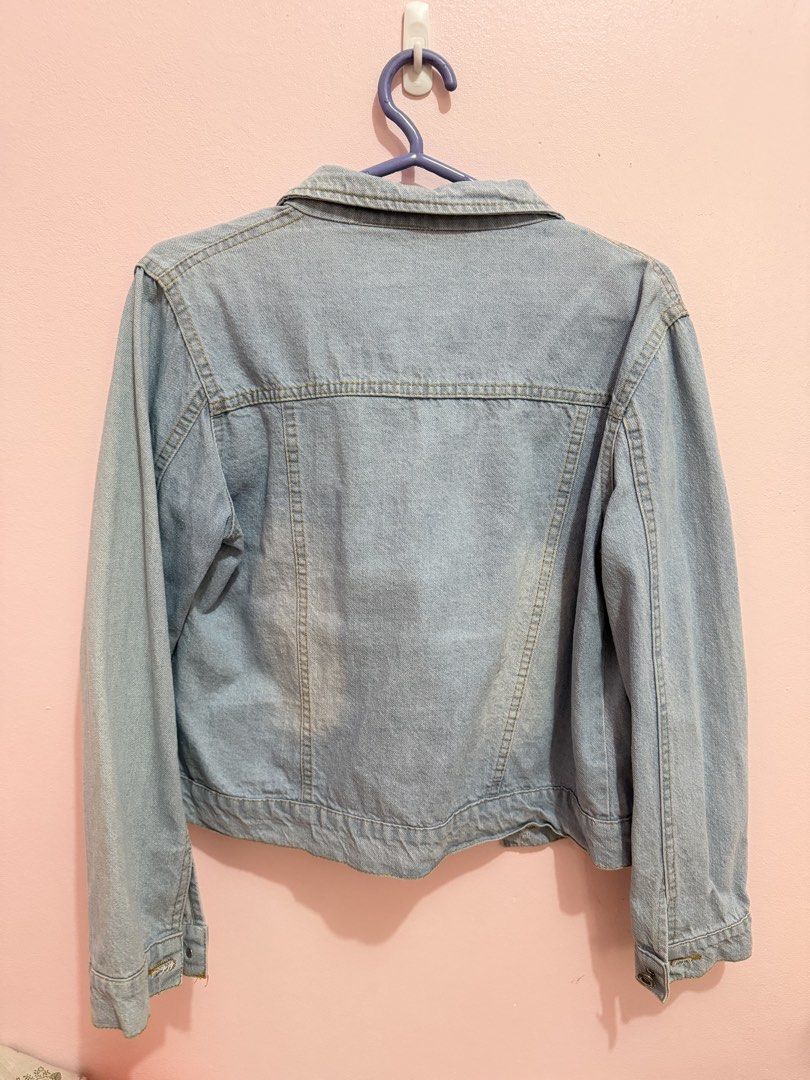 Denim Jacket (Category: Coats, Jackets and Outerwear) located in Caloocan City. Submitted by midnightstar_iya (Listing ID 1451698838, Image 2). Description: Fits: Small 📍Caloocan 💰Mode of payment: Gcash 📦Courier: J&T 🌸SF will be shouldered by the buyer 🌸No rush shipping.