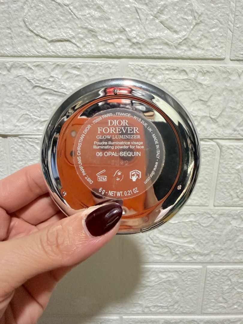 Dior Forever Glow Luminizer 06 Opal-Sequin Highlighter (Category: Makeup) located in Caloocan City. Submitted by katrelucio_nuevo (Listing ID 1451697433, Image 2). Description: Looking for a new home! 🏡 I’m letting go of my Dior Forever Glow Luminizer in Opal Sequin. It’s a beautiful highlighter, but I find myself reaching more for my Dior Backstage Glow Face Palette in 002 and Universal, so this deserves to be loved by someone who’ll use it mor