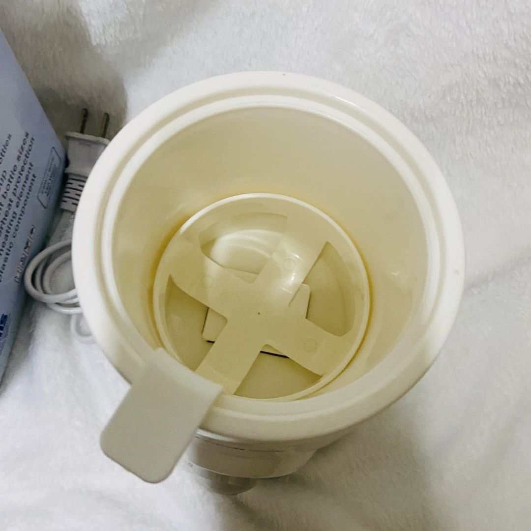 Dowell Baby Bottle Warmer & Sterilizer BWS-009 (Category: Breastfeeding & Bottle Feeding) located in Manila. Submitted by srejuso (Listing ID 1451689875, Image 2). Description: - Dowell 3-in-1 Baby Bottle Warmer & Sterilizer - Functions: Warm, Heat, Sterilize - Ideal for busy parents - Includes original box - Easy-to-use controls.