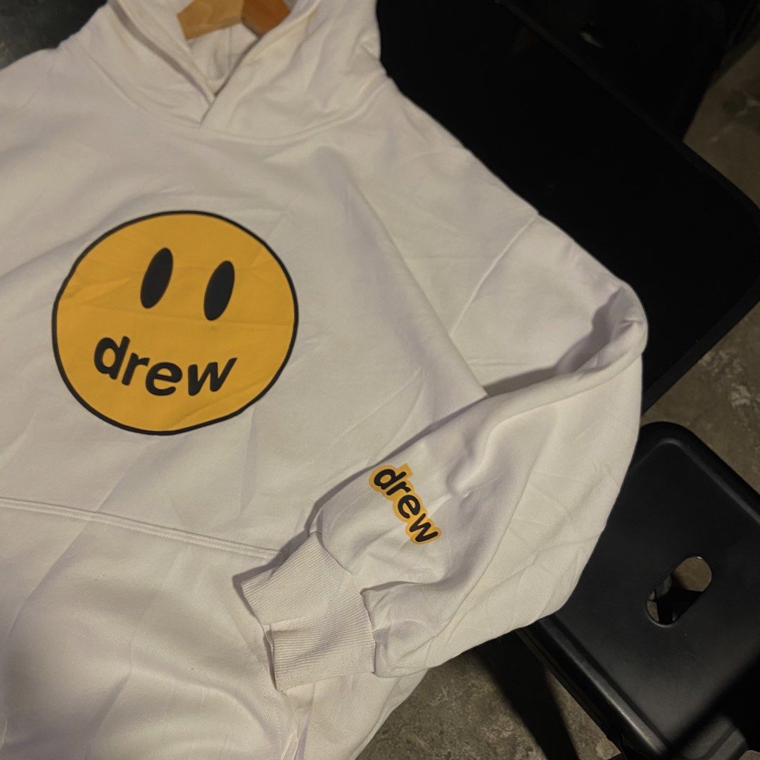 Drew hoodie jacket (Category: Coats, Jackets and Outerwear) located in Dueñas. Submitted by d1gidoll (Listing ID 1451646381, Image 2). Description: DREW 25 x 30 NO FLAWS NEED REWASH ONLY .