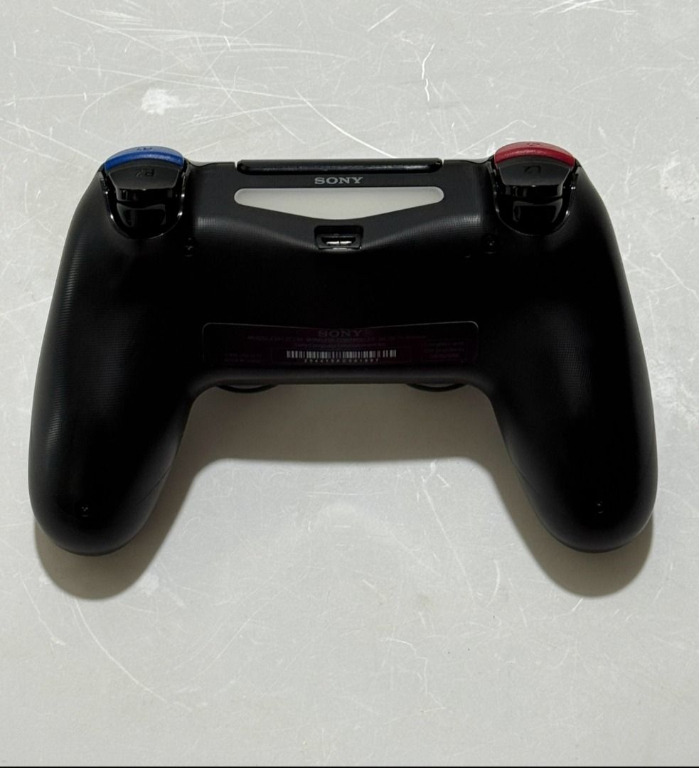 DualShock 4 Darth Vader Edition (Category: Controllers) located in Paranaque City. Submitted by mgd24 (Listing ID 1451547520, Image 3). Description: - DualShock 4 Darth Vader Edition - Shipping via Lalamove/LBC c/o buyer.