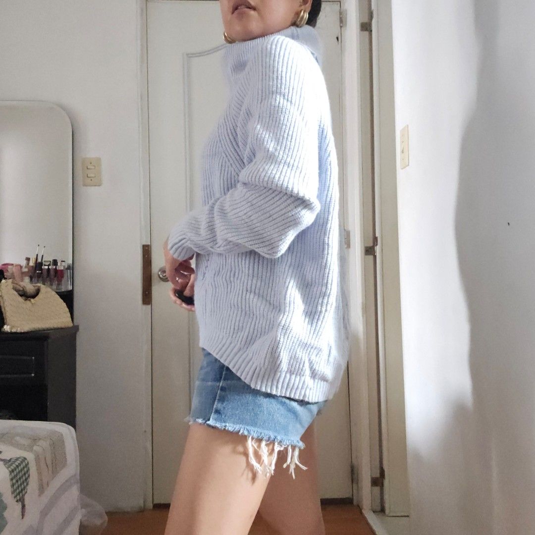 DYNAMITE LIGHT BLUE TURTLENECK SWEATER M (Category: Longsleeves) located in Carmona. Submitted by simplestashph (Listing ID 1451587174, Image 2). Description: 0079 DYNAMITE LIGHT BLUE TURTLENECK SWEATER M C 40 L 18.