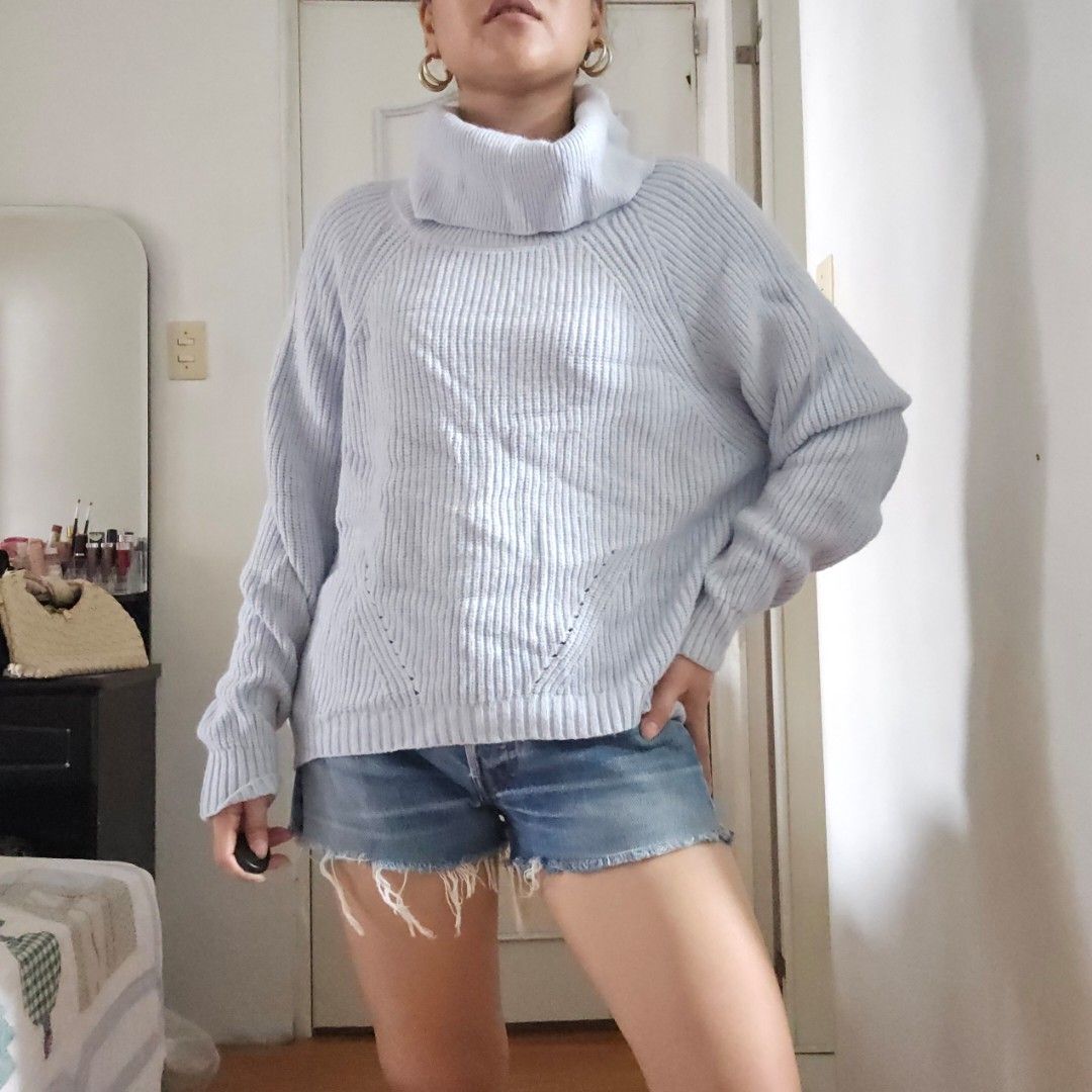 DYNAMITE LIGHT BLUE TURTLENECK SWEATER M (Category: Longsleeves) located in Carmona. Submitted by simplestashph (Listing ID 1451587174, Image 1). Description: 0079 DYNAMITE LIGHT BLUE TURTLENECK SWEATER M C 40 L 18.