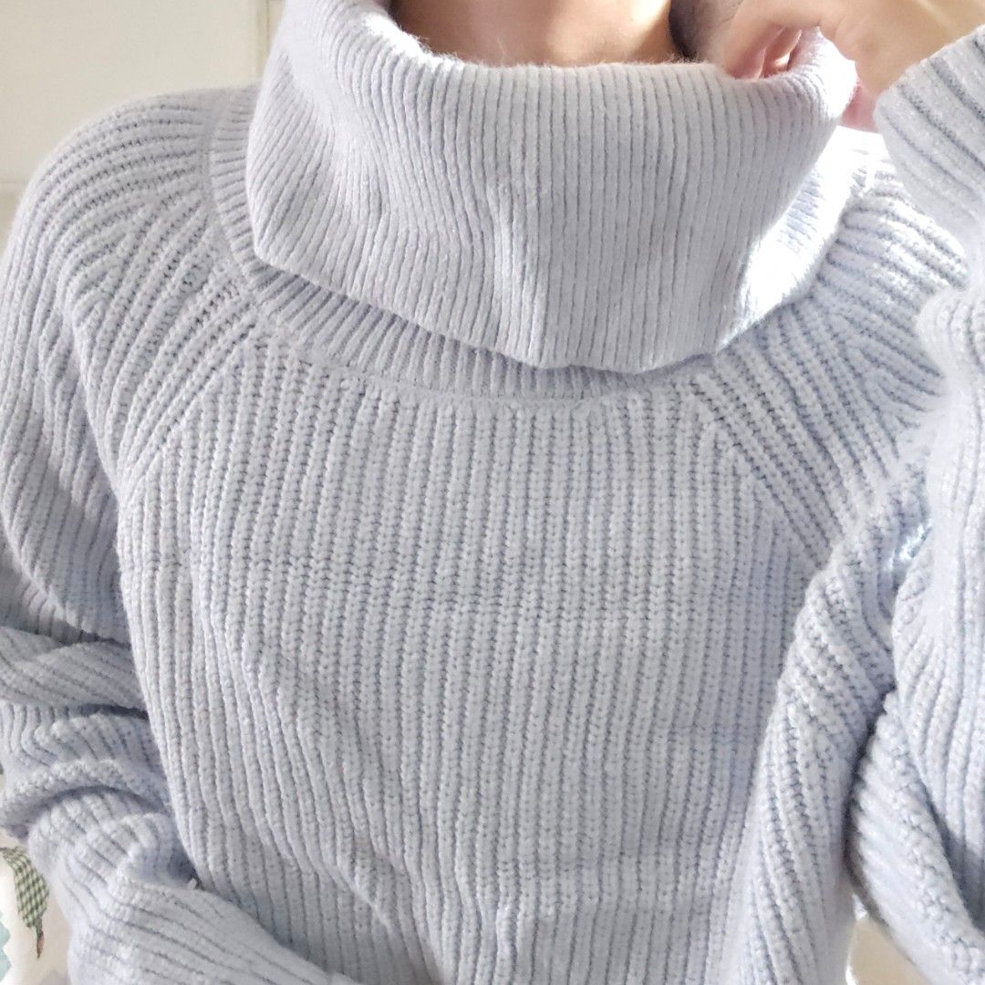 DYNAMITE LIGHT BLUE TURTLENECK SWEATER M (Category: Longsleeves) located in Carmona. Submitted by simplestashph (Listing ID 1451587174, Image 3). Description: 0079 DYNAMITE LIGHT BLUE TURTLENECK SWEATER M C 40 L 18.