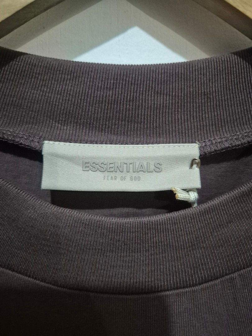 ESSENTIALS FEAR OF GOD (Category: Tshirts & Polo Shirts ) located in Bulacan. Submitted by vince4593 (Listing ID 1451644598, Image 3). Description: FEAR OF GOD ESSENTIALS SIZE LARGE ON TAG BRAND NEW WITH TAGS NO ISSUES.