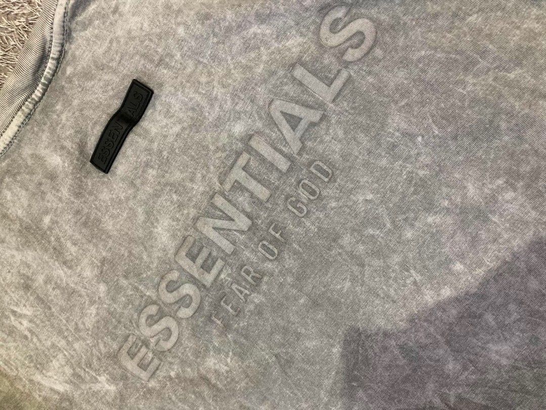 Essentials (Fear of god) (Category: Tshirts & Polo Shirts ) located in General Santos City (Dadiangas). Submitted by amorhesthrift (Listing ID 1451669170, Image 2). Description: Good Condition Off ❌ Size W26 L26.5 Free shipping.