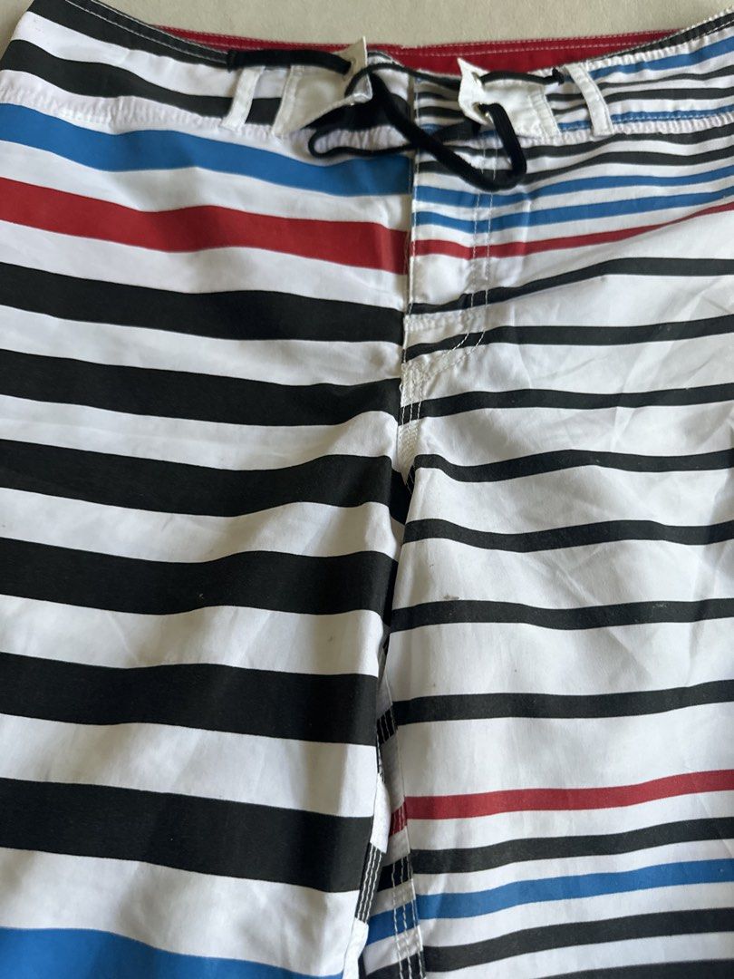 Folded and Hung Vintage Shorts (Category: Shorts) located in Aroroy. Submitted by nicadeclutterz (Listing ID 1451669118, Image 3). Description: • FOLDED AND HUNG SHORTS - original - well used - fabric in good condi - size L - colors may appear lighter or darker due to lighting - manage expectations as this item is preloved - dm for more details ☺️ dimes: length: 20 width: 17 💰MOP: GCASH/BDO/GO TYME 🚚 MOP: JNT/LBC.