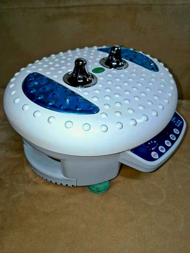Foot massager with box (Category: Massage Devices) located in Manila. Submitted by metrolistings (Listing ID 1451611320, Image 2). Description: .