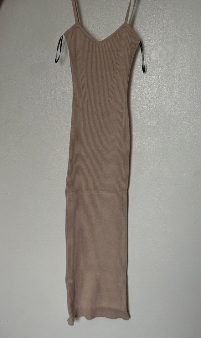 Forever 21 Ribbed Knit Midi Dress (Category: Dresses) located in Quezon City. Submitted by thecurvycorner (Listing ID 1451534272, Image 1). Description: - used once.