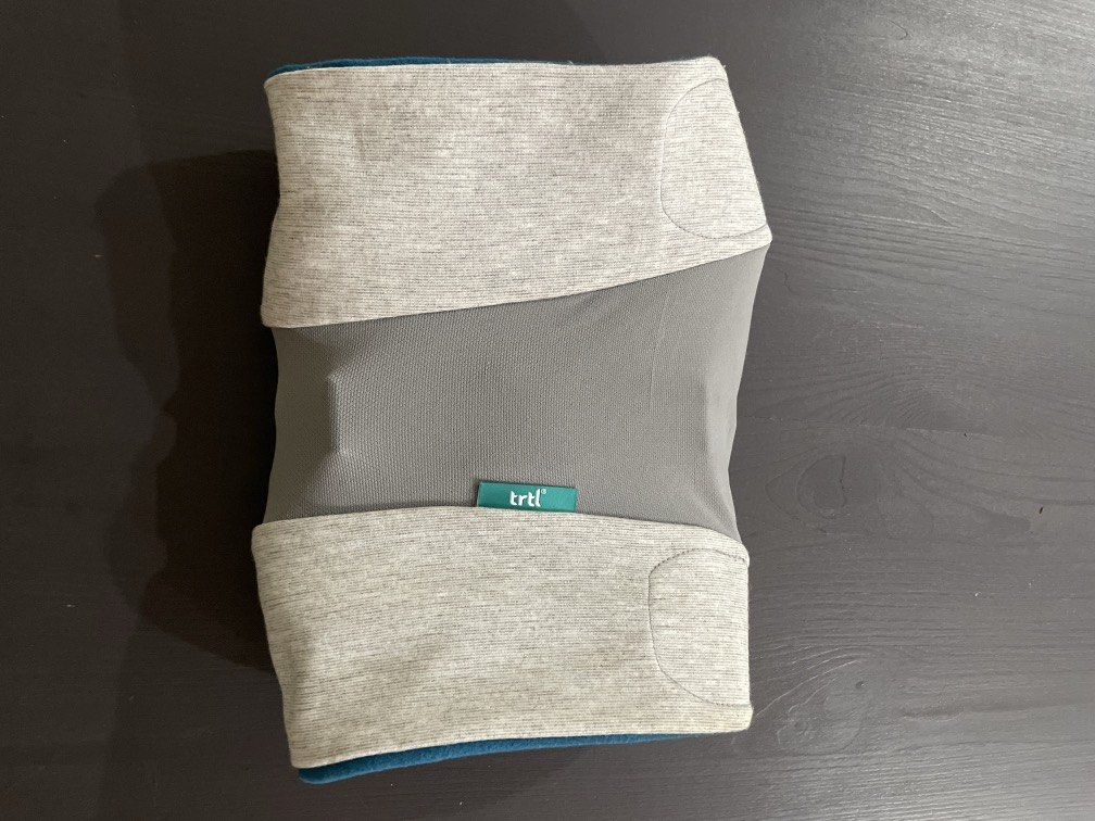 FROM ₱5,300! Trtl Pillow Plus (Category: Braces, Support & Protection) located in Las Pinas. Submitted by yourneighbortotoro (Listing ID 1451540021, Image 1). Description: Trtl Pillow Plus ✨ Adjustable comfort meets scientific support — the smart way to rest while traveling 📚 Perfect for frequent flyers, commuters, and minimalist travel showcases This Trtl Pillow Plus offers ergonomic neck support with its adjustable internal frame and soft flee