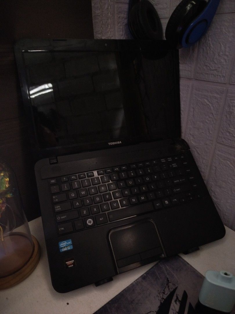 Fs toshiba Intel Core I3 With Radeon Graphics working (Category: Laptops & Notebooks) located in Cabiao. Submitted by aeclark (Listing ID 1451633085, Image 1). Description: nakalimutan ko nana ramm peroo sdd neto is 128gb Super kiniss minor dents not visible and super smooth sa gaming ang editing tested honest issue: crack casee and with that dina sya nag sindi cuz bag swing na kusa yung screen nyaa pero walang damage sa screen..