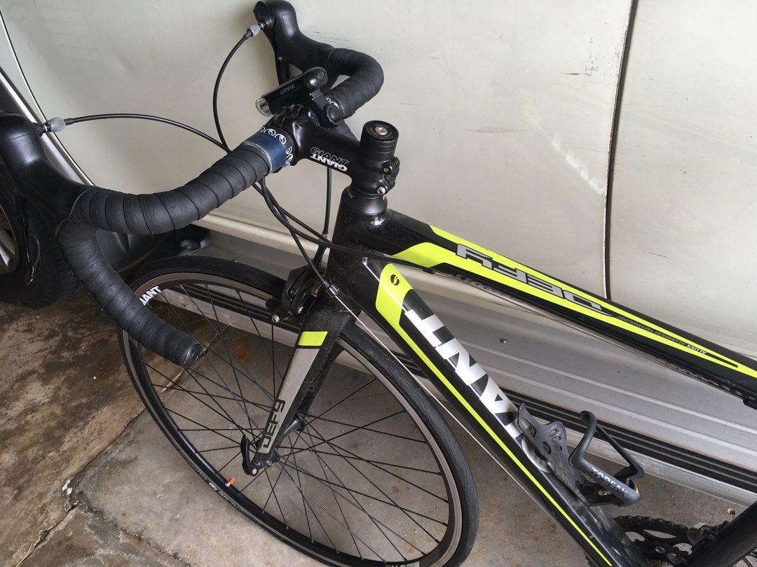 giant defy (Category: Bicycles) located in Kuantan. Submitted by princeio (Listing ID 1451528607, Image 3). Description: 8kg++ feels like full carbon, pm for more info.