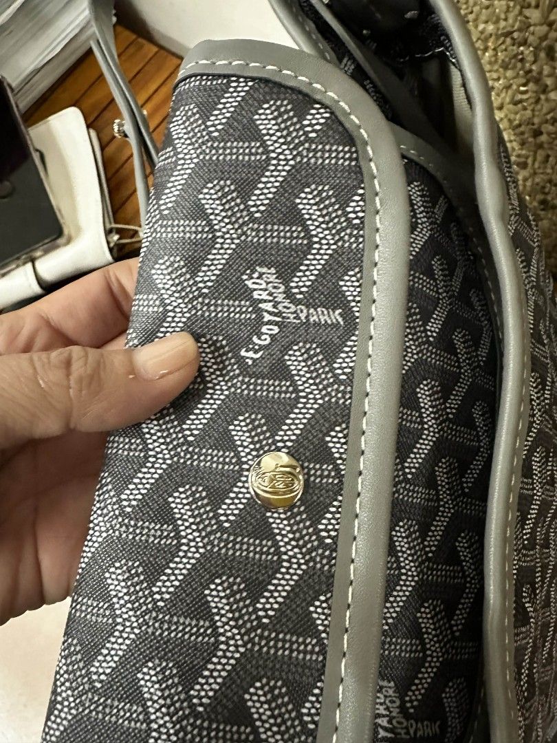 Goyard tote bag (Category: Tote Bags) located in Angeles City. Submitted by aiscanday (Listing ID 1451619275, Image 2). Description: NGA preloved Korea source.