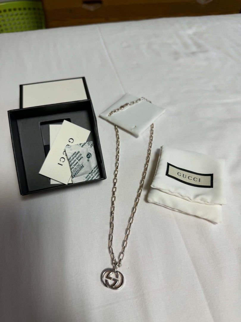Gucci silver necklace (Category: Luxury Accessories) located in Cainta. Submitted by lilicute06 (Listing ID 1451582783, Image 1). Description: Silver With box.