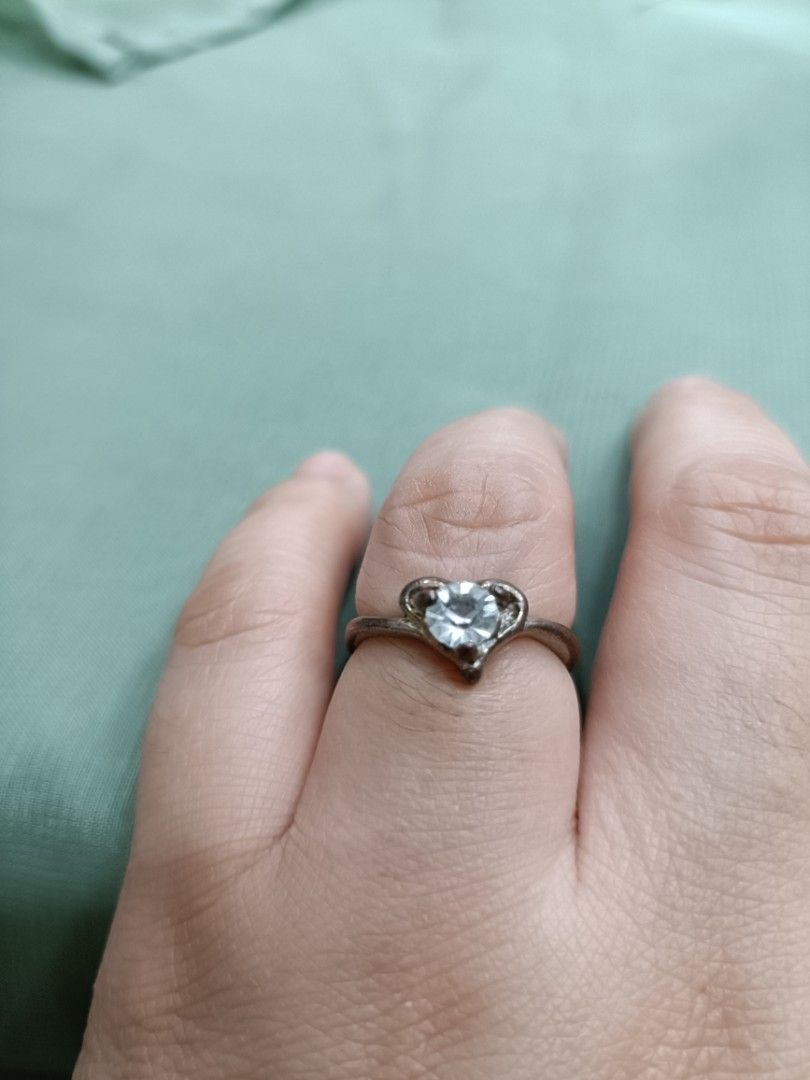 Heart with stone ring (Category: Rings) located in Manila. Submitted by sheryhan1993 (Listing ID 1451583776, Image 1). Description: Selling as is, from Japan surplus. Buy at your own risk. May markings pero di mabasa. oxidize na sya.