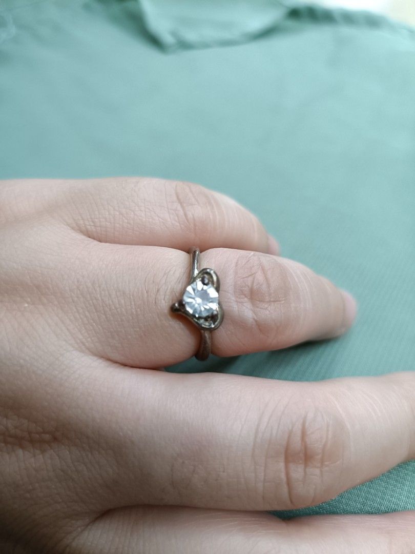 Heart with stone ring (Category: Rings) located in Manila. Submitted by sheryhan1993 (Listing ID 1451583776, Image 2). Description: Selling as is, from Japan surplus. Buy at your own risk. May markings pero di mabasa. oxidize na sya.
