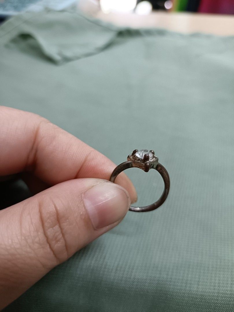 Heart with stone ring (Category: Rings) located in Manila. Submitted by sheryhan1993 (Listing ID 1451583776, Image 3). Description: Selling as is, from Japan surplus. Buy at your own risk. May markings pero di mabasa. oxidize na sya.
