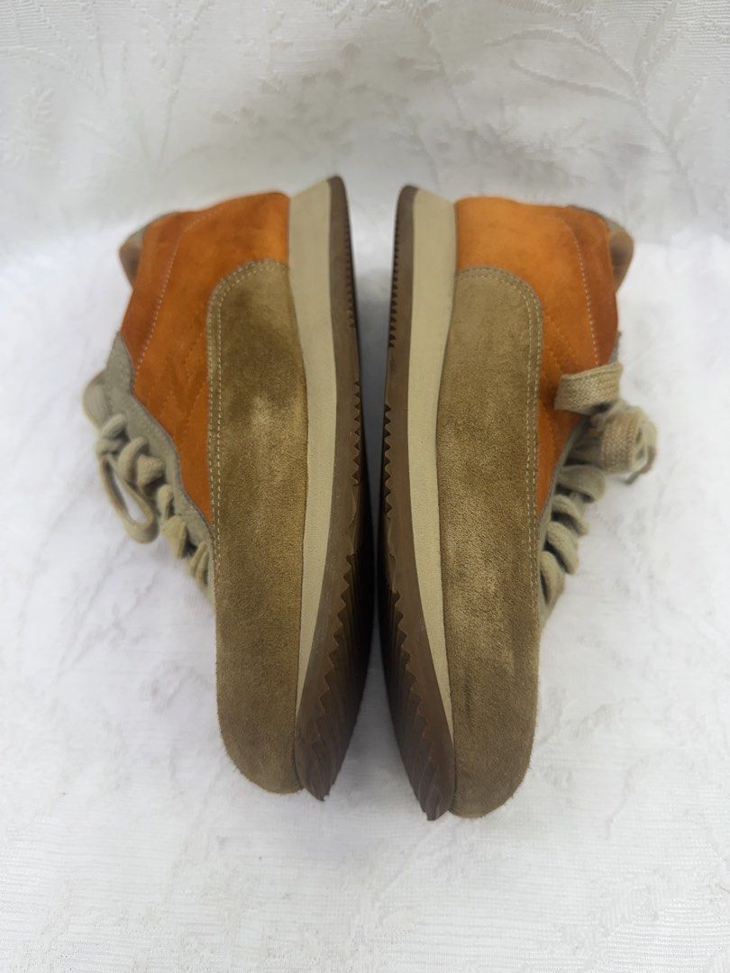 Hermes （分類：波鞋）位於 Hong Kong。 由 suki2394 提交（商品編號 1451581985，圖片 5）。簡介： Hermes trainers Size : EU 37.5 Insoles length: 23.5cm - In Very Good Condition 。