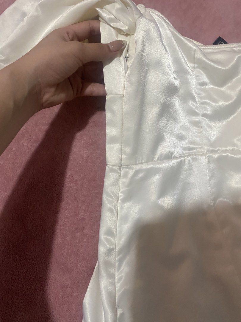 H&M white satin dress (Category: Dresses) located in Manila. Submitted by wellovedbysa (Listing ID 1451557746, Image 3). Description: - orig price: 1990 - used twice only during event - super nice when worn! instant elegance - perfect for graduation or any event - size s on tag but fits m (im size m) - negotiable just dm me 💌 .