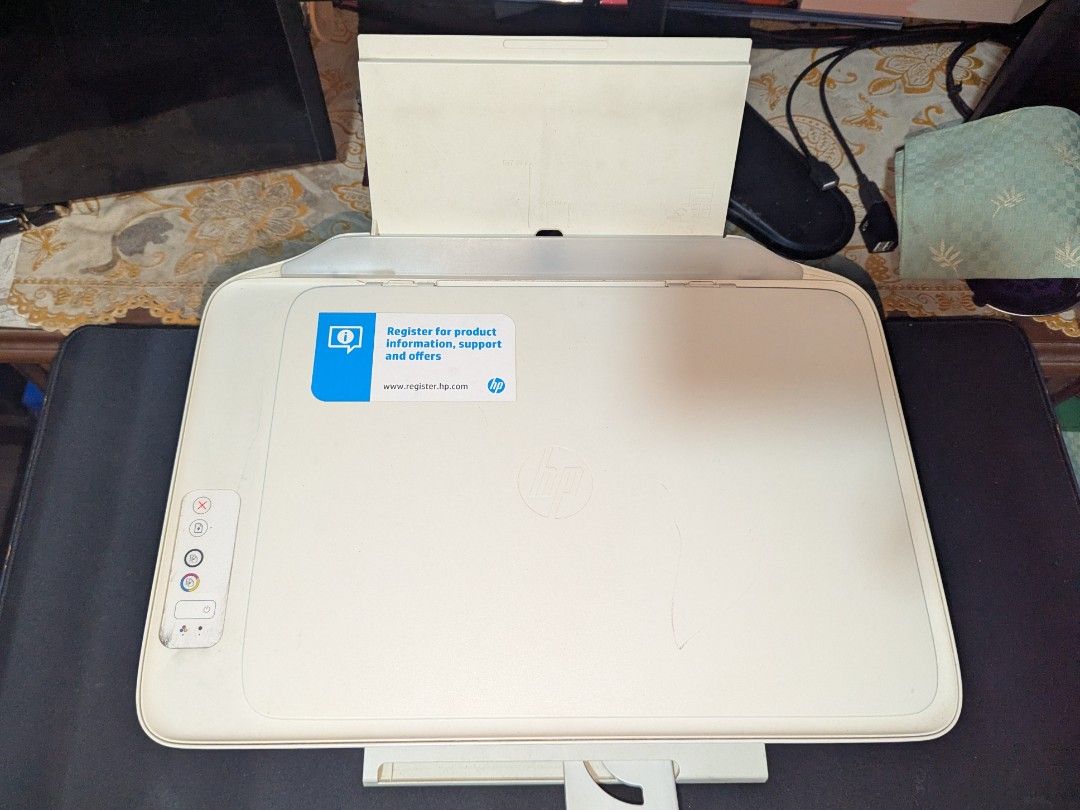 HP DeskJet Printer (Category: Printers, Scanners & Copiers) located in General Trias. Submitted by gia13gia (Listing ID 1451634234, Image 1). Description: - HP DeskJet 2131 All-in-One Printer - Functions: Print, Scan, Copy - Scanner lid opens - Minor scratches on top surface - Negotiable.