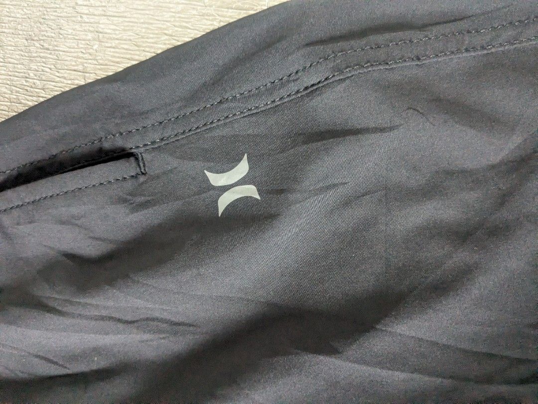 hurley chino shorts black size 36 (Category: Shorts) located in Manila. Submitted by ltdshop808 (Listing ID 1451566624, Image 2). Description: hurley chino shorts black size 36 wyswyg color black no damage good condition price p699 not faded authentic.