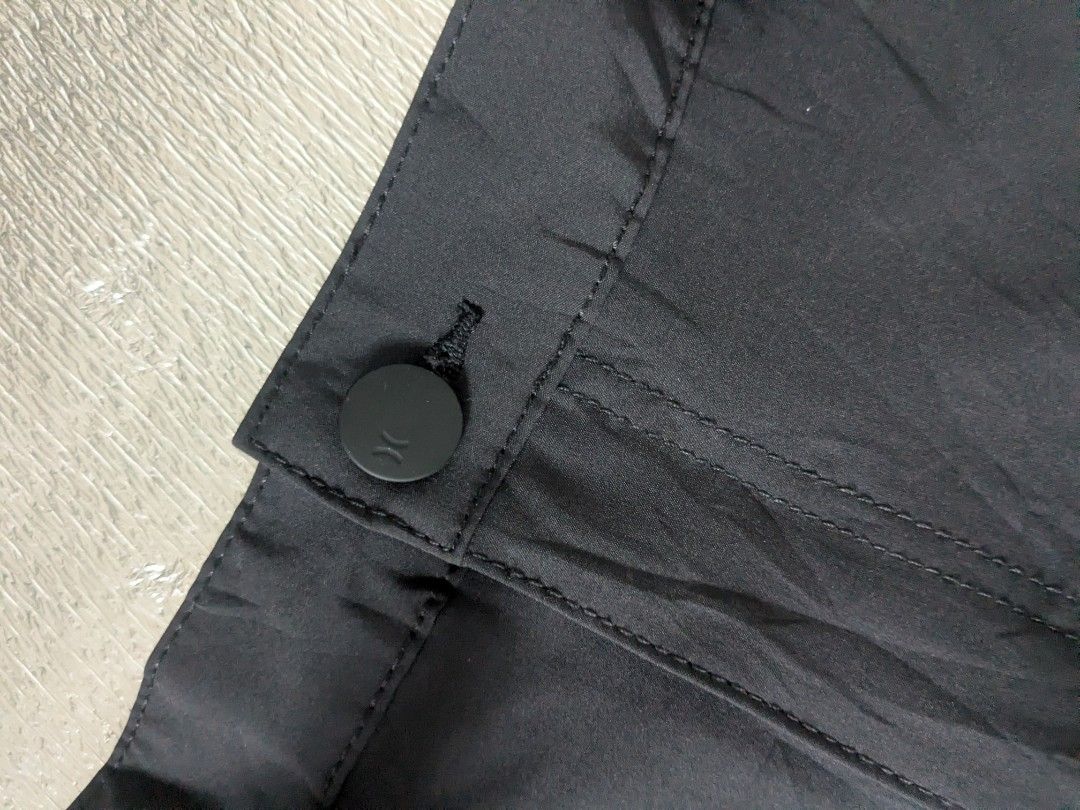hurley chino shorts black size 36 (Category: Shorts) located in Manila. Submitted by ltdshop808 (Listing ID 1451566624, Image 3). Description: hurley chino shorts black size 36 wyswyg color black no damage good condition price p699 not faded authentic.