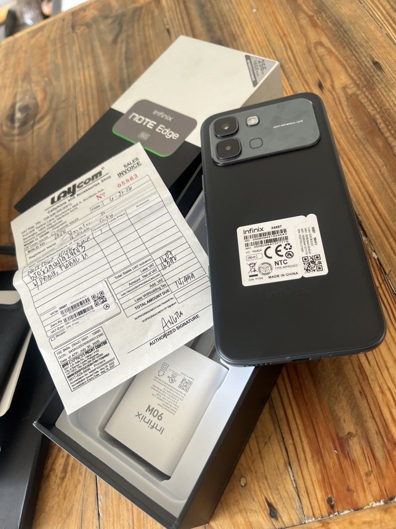 Infinix note edge 5g (1month old) (Category: Android Others) located in Manila. Submitted by regbalanon (Listing ID 1451599356, Image 2). Description: For sale infinix note edge 5g 8/256gb good as new complete , may resibo location : Qc zabarte price 10,500 fix.