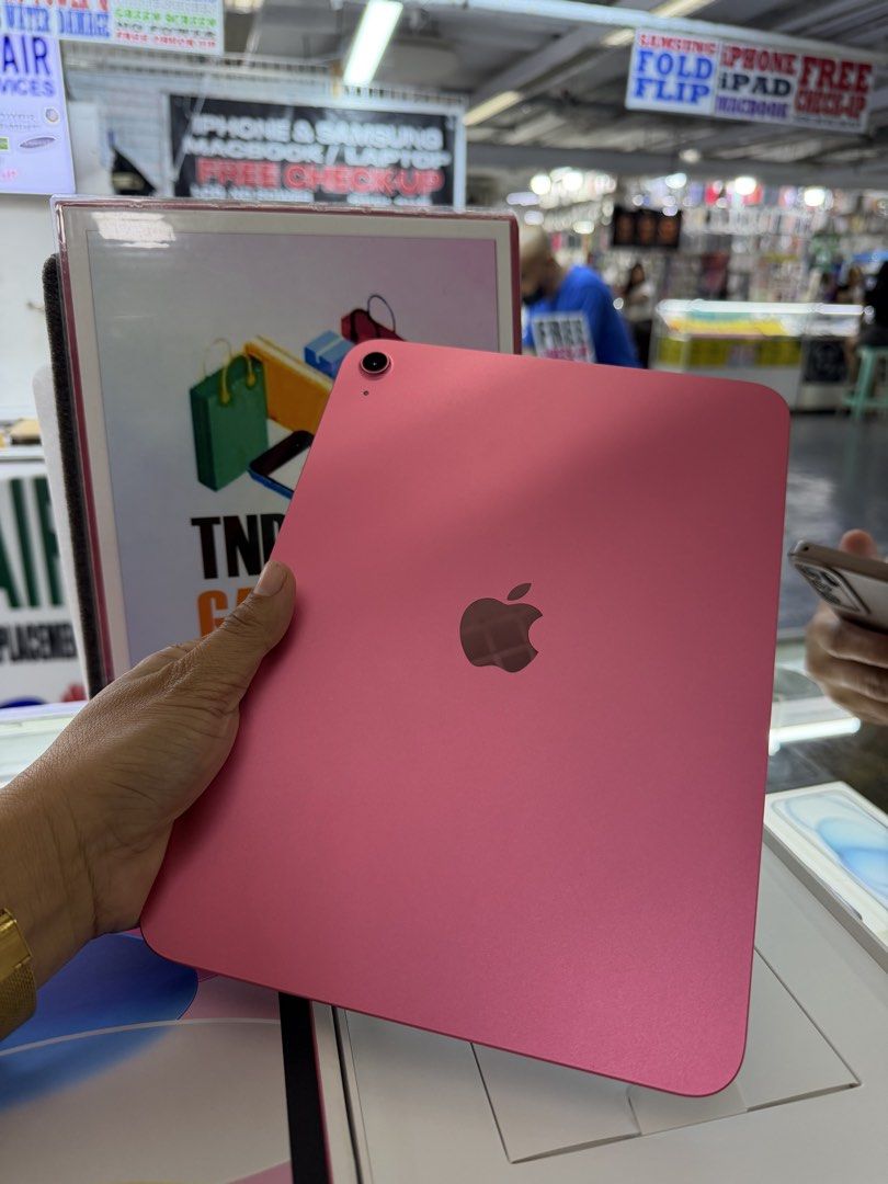 iPad 11th gen 128gb wifi (A16) (Category: iPad) located in Pasig City. Submitted by melissaomb01623 (Listing ID 1451623426, Image 2). Description: iPad 11th gen 128gb wifi (A16) good as new complete with box 100 battery health 16 cycle count under warranty until December 2026 💯smooth 📌pick up store in greenhills shopping center 📌we do cod in metro manila and near provinces just add sf only 📌we ship nationwide via LBC 📌we accept swap/trade in