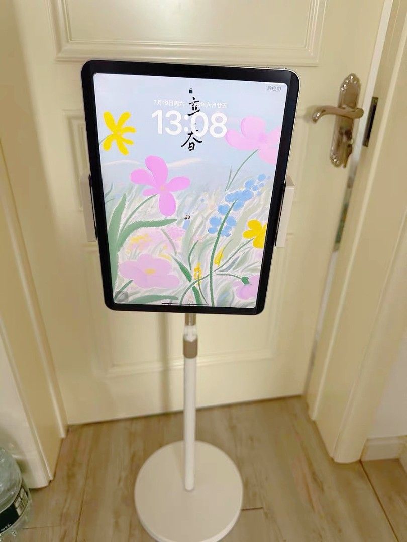 ipad / device stand （分類：其他裝置）位於 Hong Kong。 由 allaboutcats222 提交（商品編號 1451663298，圖片 1）。簡介： 。