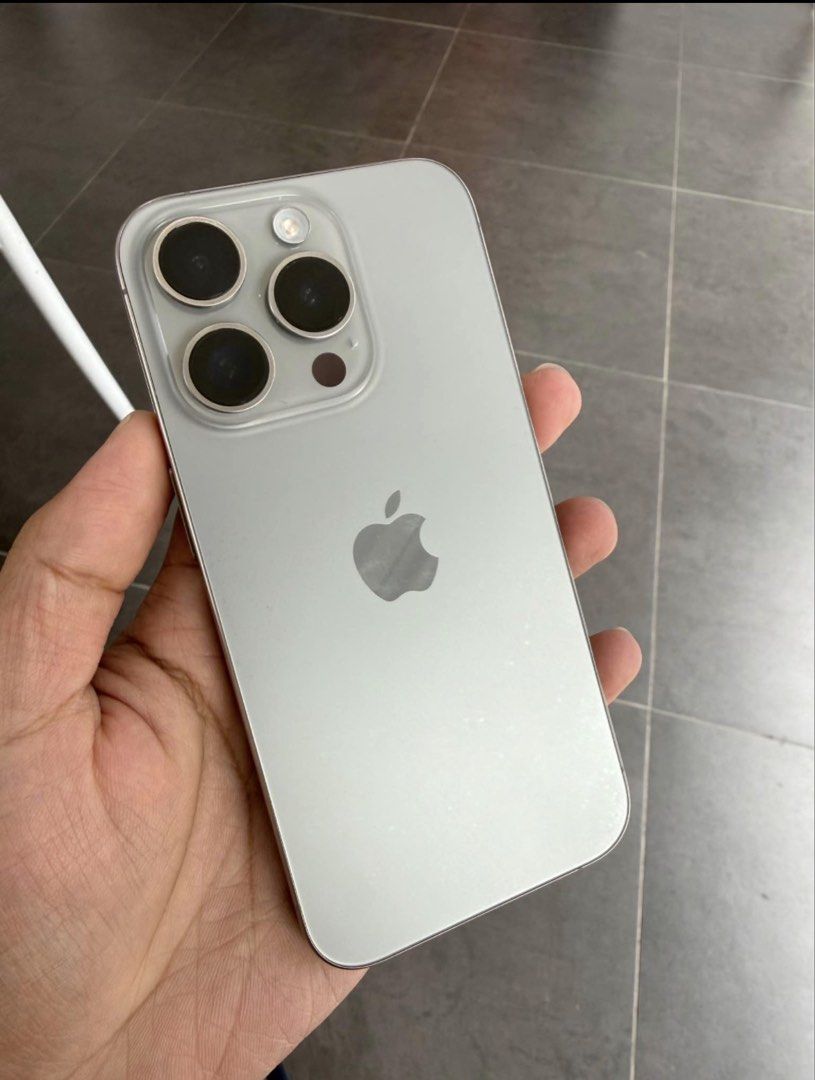 Iphone 15 pro Titanium Silver 256GB (Category: iPhone 15 Series) located in Kuala Lumpur. Submitted by helloanxietystore (Listing ID 1451667859, Image 2). Description: Iphone for sale 256GB BH -79% body no dent.