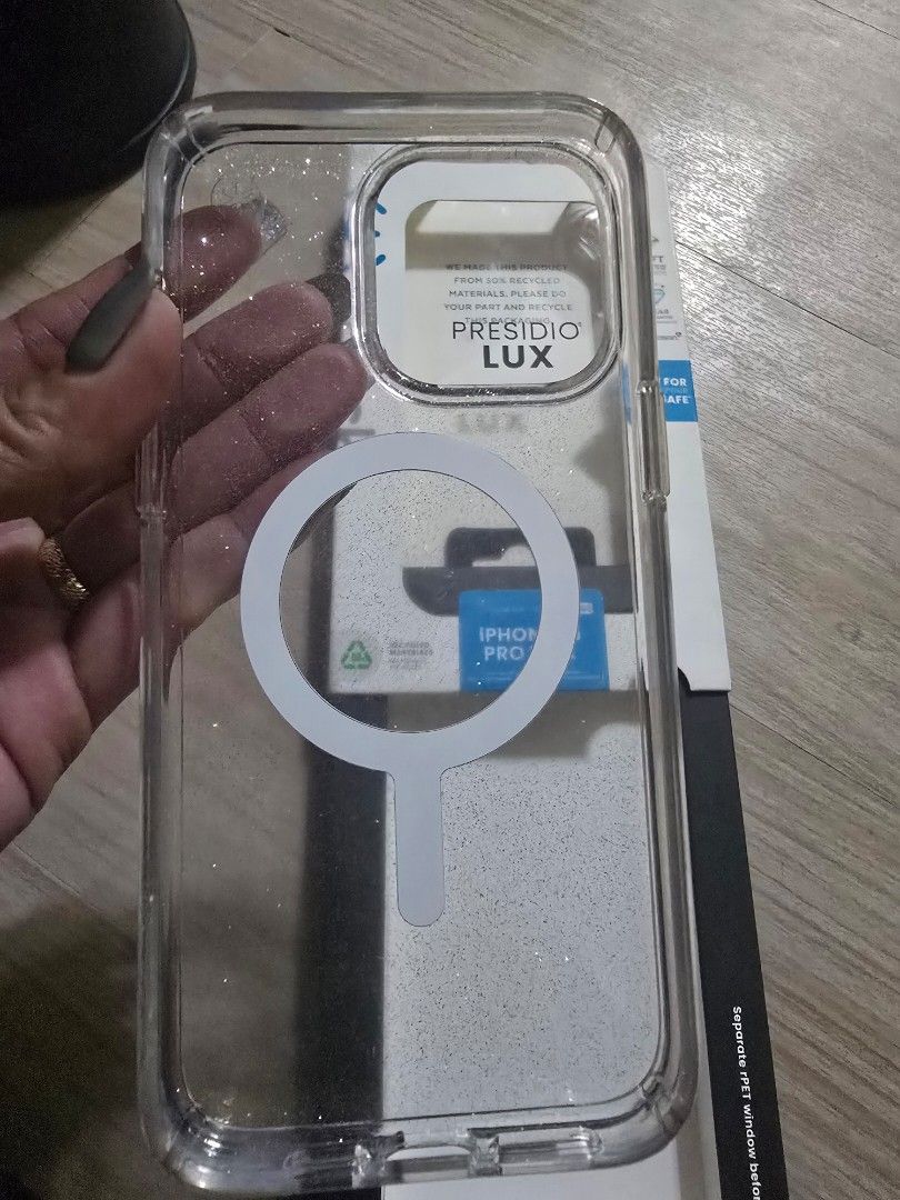 Iphone 15 promax speck case (Category: Cases & Sleeves) located in Makati City. Submitted by anneevangelista29 (Listing ID 1451651146, Image 3). Description: Original speck glitters 1990 now 1200.