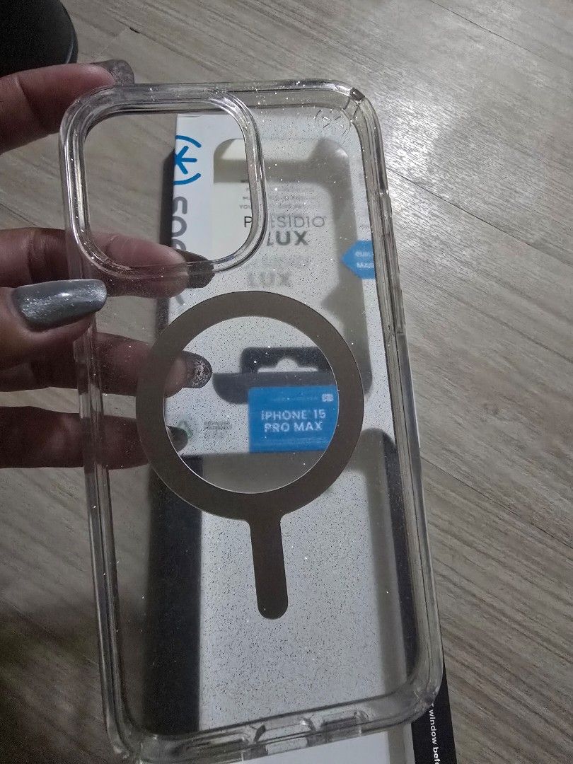Iphone 15 promax speck case (Category: Cases & Sleeves) located in Makati City. Submitted by anneevangelista29 (Listing ID 1451651146, Image 2). Description: Original speck glitters 1990 now 1200.