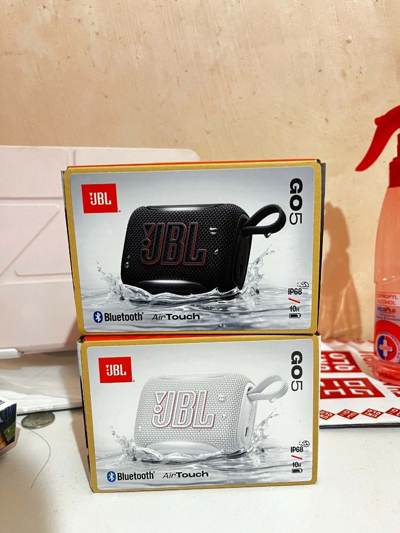 JBL GO 5 Portable Bluetooth Speaker (Category: Soundbars, Speakers & Amplifiers) located in Taguig. Submitted by sullestaroyce28 (Listing ID 1451631571, Image 1). Description: BRANDNEW AND SEALED JBL GO 5 - ₱ 2.5K ( 2 colors available: black & white) Fix prices po, pass sa tawad. Below srp ☺️ 📍Taguig All items are legit .