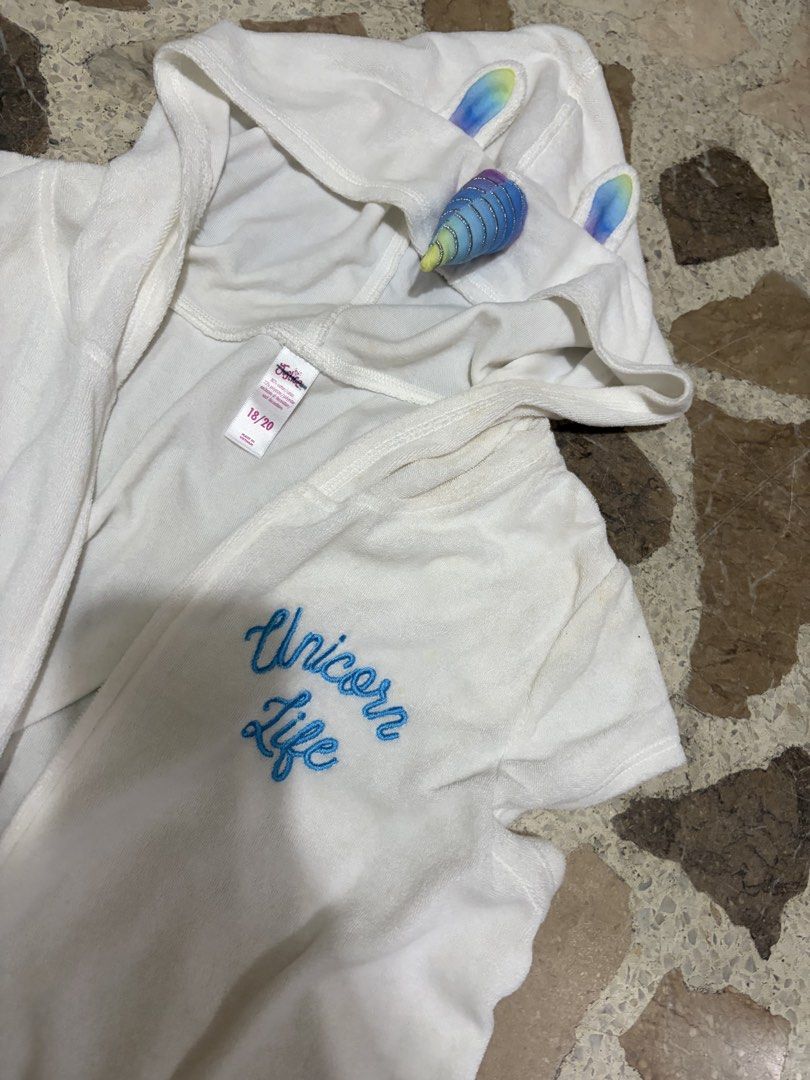 JUSTICE unicorn bath robe with zipper (Category: Babies & Kids Fashion) located in Marikina City. Submitted by mifthrifs (Listing ID 1451638580, Image 2). Description: used once but needs wash from storage - rfs: decluttering - mop: gcash or gotyme - mod: lalamove / j&t - meetup: near marikina pasig station 📍marikina, lower antipolo proceeds will go to feeding stray cats and dogs ü!.