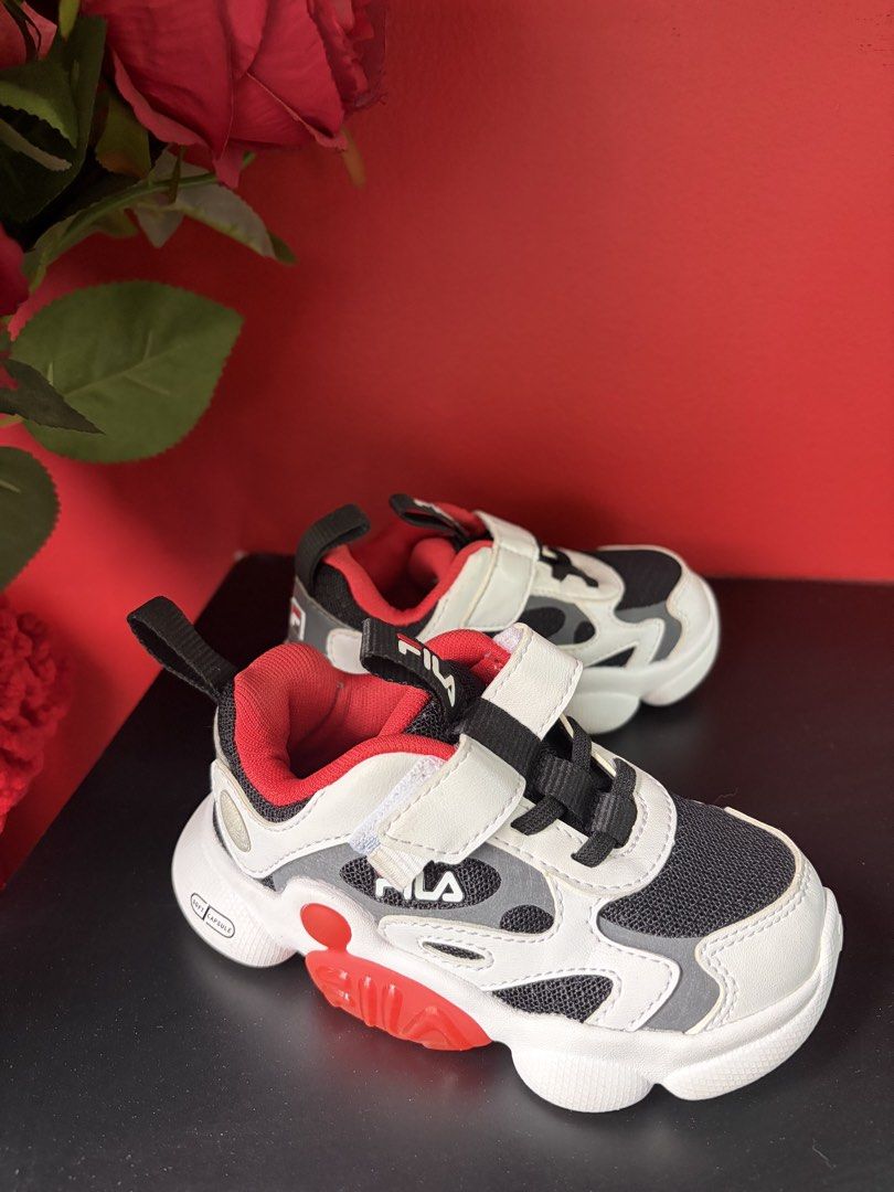 Kids Fila sneakers (Category: Babies & Kids Fashion) located in Manila. Submitted by coolandchic (Listing ID 1451633890, Image 1). Description: Size 7.