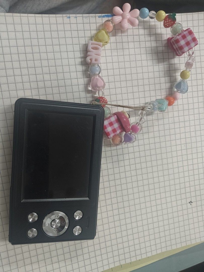 Kitbeez KC-2 (Category: Cameras) located in Mamburao. Submitted by wilbert.anastacio29 (Listing ID 1451695366, Image 1). Description: 📸 FOR SALE: Kitbeez KC-2 Digital Camera •✅ No issues – fully working •🔋 Battery included •💾 Memory card reader included Perfect for beginners, casual photography, or Y2K aesthetic photos. 📩 Message me if you're interested or have any questions!.