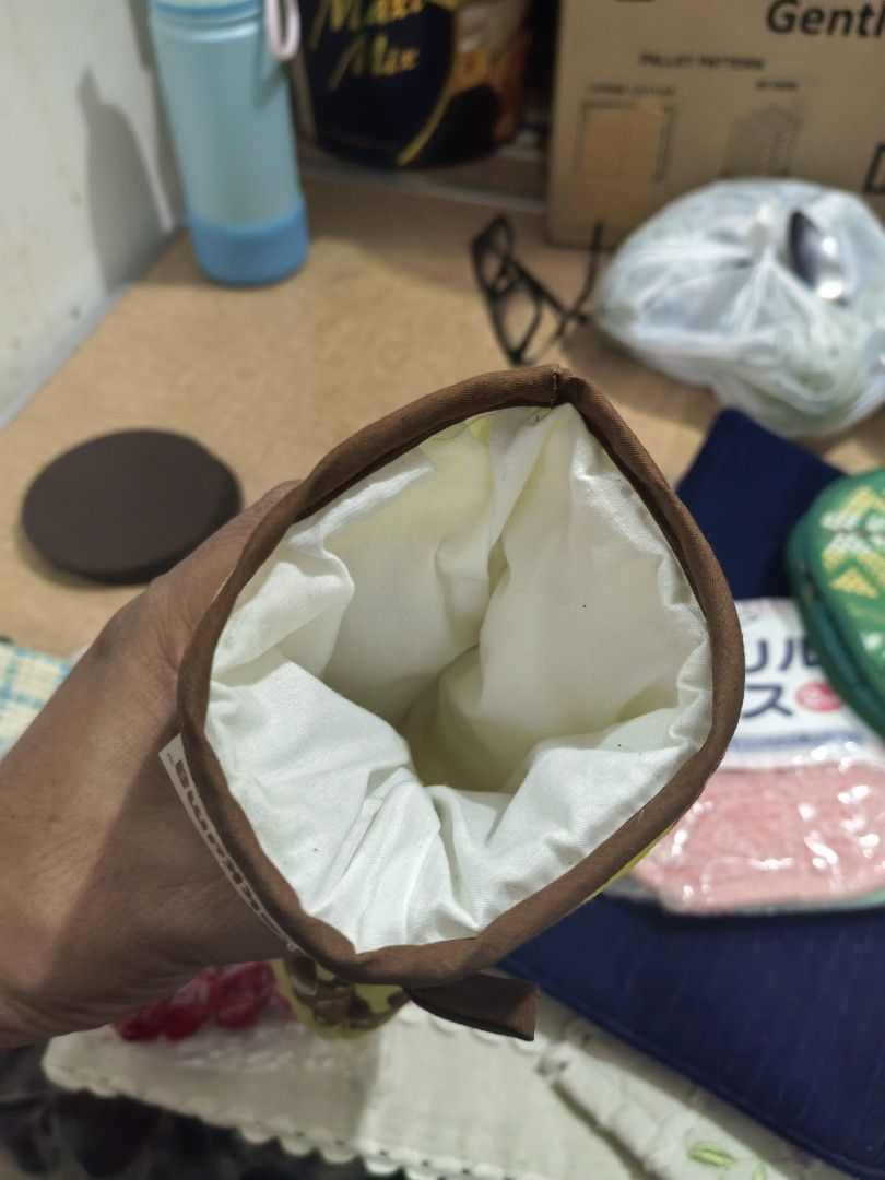 Kitchen Mitten - Rilakkuma (Category: Other Kitchenware & Tableware) located in Cebu City. Submitted by dudes_villanueva (Listing ID 1451524389, Image 3). Description: Kitchen Mitten - Rilakkuma Good as New.