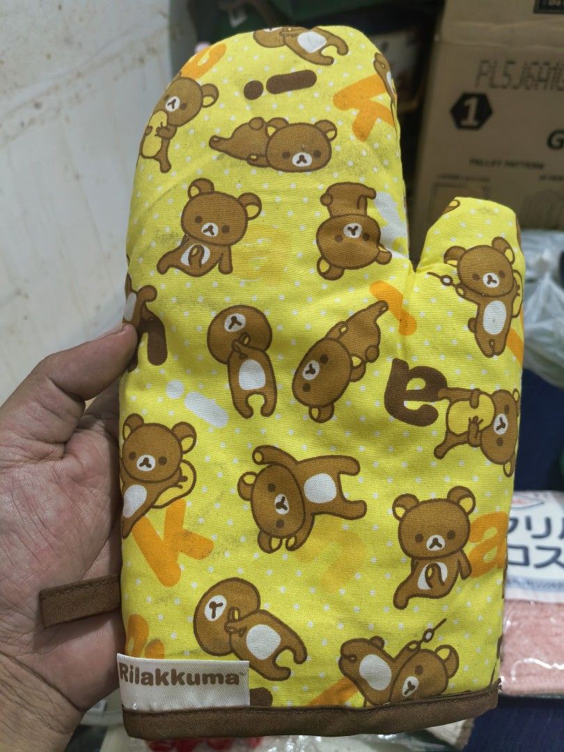 Kitchen Mitten - Rilakkuma (Category: Other Kitchenware & Tableware) located in Cebu City. Submitted by dudes_villanueva (Listing ID 1451524389, Image 2). Description: Kitchen Mitten - Rilakkuma Good as New.