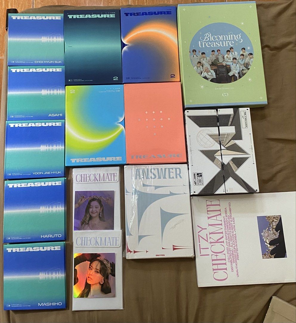 kpop album treasure itzy tnx enhypen (Category: K-Wave) located in Kota Bharu. Submitted by prelovedbyhrie (Listing ID 1451594913, Image 1). Description: hi, i nak jual all of these 🥰, RM5 each, checkmate tu RM5 both, and blooming treasure tu boleh offer price sendiri i terima je price berape pun. pm or comment.