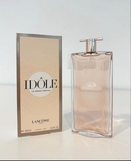 (Category: ) located in . Submitted by perfumewholesale0806 (Listing ID 1451587247, Image 1). Description: .