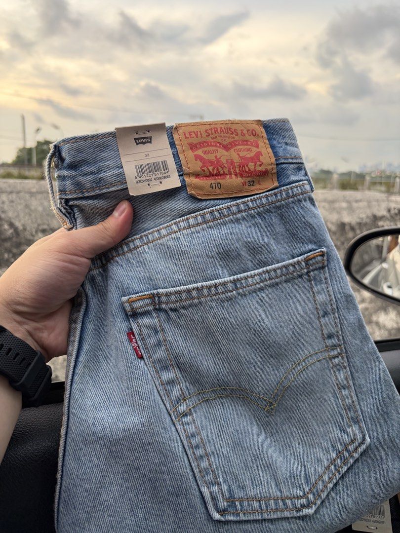 Levi's 470 Jorts W32 (Category: Jeans) located in Quezon City. Submitted by vince1997 (Listing ID 1451548416, Image 2). Description: For sale only❗️❗️❗️ ✅Brand new Levis’ Denim wash and Black Jorts ✅Both size 32 ✅Selling as pack 3k fixed ✅Srp is 2.5k each Shipping or meet up with maginhawa street - Brand: Levi's - Model: 470 - Size: W32 - Available Colors: Black, Light Blue Wash - Features: Classic five-pocket styling, button and zip fly closure 