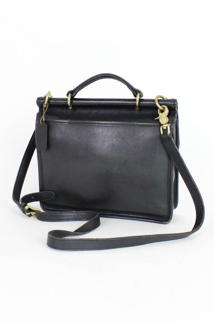 LF: Vintage Coach STRAP Lobster Clasp (Category: Luxury Bags & Wallets) located in Cebu City. Submitted by hooxxleeee (Listing ID 1451631336, Image 3). Description: Looking for a BLACK Vintage Coach Lobster Claw STRAP. My bag is missing a strap. Any other color is fine, but black is the ideal color I'm looking for..